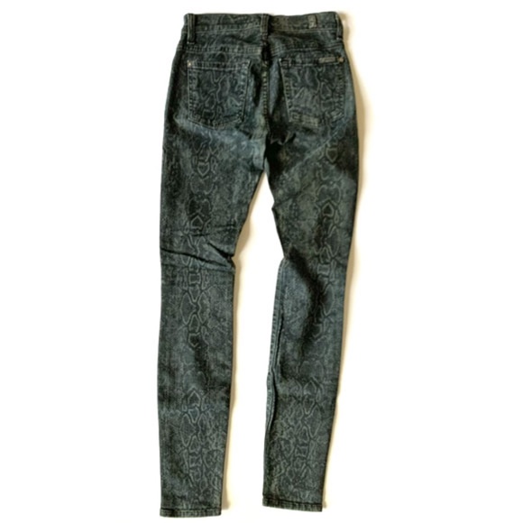 7 FOR ALL MANKIND SNAKE PRINT JEANS - Picture 7 of 7